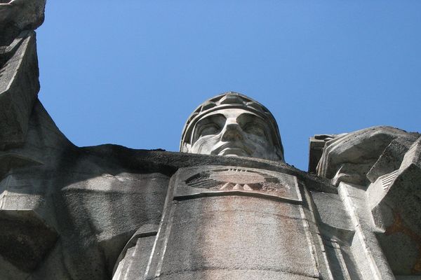 La majestueuse statue du Christ-Roi : un monument emblématique